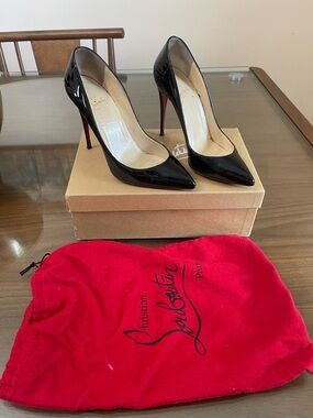 Christian Louboutin Women's Black Patent Leather Pigalle follies